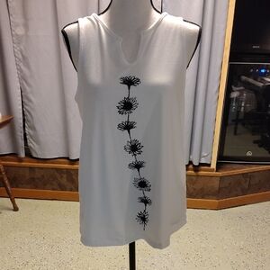 Chic White Floral Tank Top